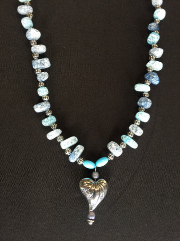 Blue Beads Large Crackle Rock Chips Silver Beads Silver Heart Pendant Necklace (N620)
