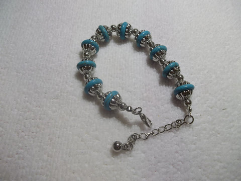 Turquoise Flat Glass Bead Between Silver Cap Bracelet (B368)