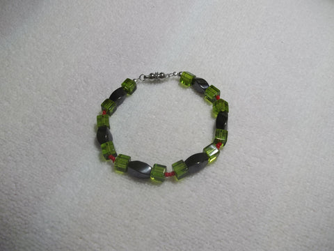 Black Magnetic Green Square Red Glass Beads Bracelet (B479)
