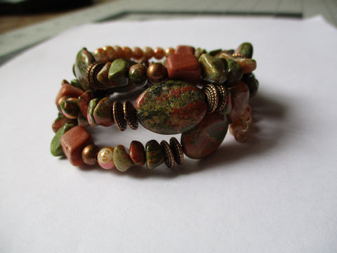 Memory Wire Green Brown Glass Beads Bracelet (B534)
