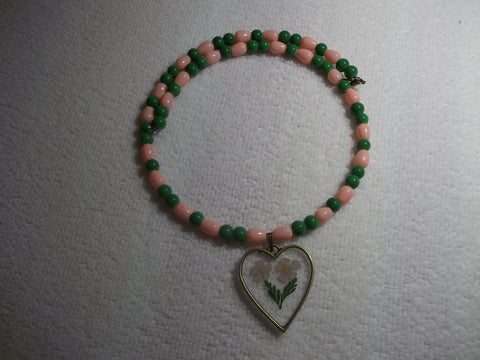 Memory Wire Peach Green Glass Beads Dried Flower Heart Shaped Pendant Choker Necklace (N1087)