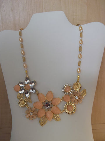Gold Peach Flowers Bling Glass Beads Necklace (N1124)