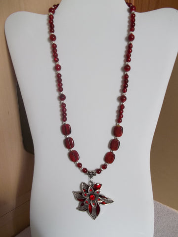 Silver Red Glass Beads Flower Pendant Necklace (N1138)