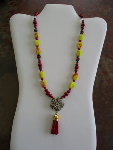 Bronze Red Yellow Glass Beads Bronze Bling Pendant with Red Tassel Necklace (N1288)