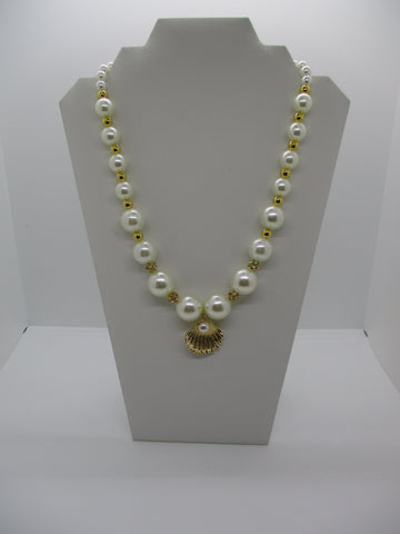 Gold Beads Pearls Bling Beads Gold Shell with Pearl Pendant Neckace (N1328)