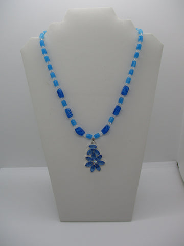 Blue Clear Glass Beads Silver Blue Flower Pendant Necklace (N1365)
