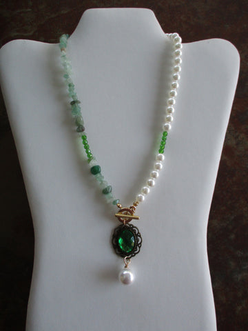 White Pearls Green Rock Chips Green Beads Green Pendant Front Closer Necklace (N1403)