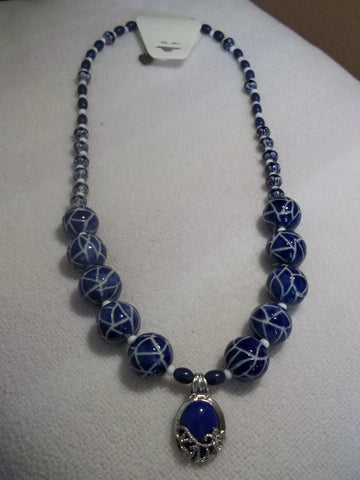 Silver Blue White Glass Beads with Blue Silver Pendant Necklace (N692)