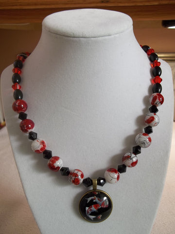 Red Black Glass Beads Bronze Bubble Fish Pendant Necklace (N986)