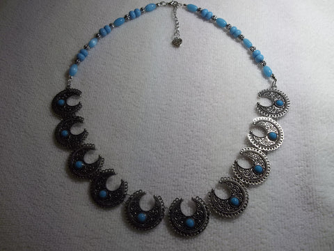 Silver Metal Scalloped Blue Glass Bead Necklace (N997)