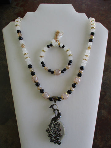 Black Clear White Glass Beads Gold Beads Peacock Pendant Necklace Bracelet Set (NB214)